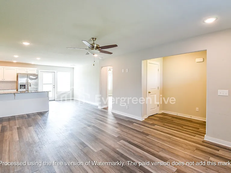 370 N Mojave St — Photo 4