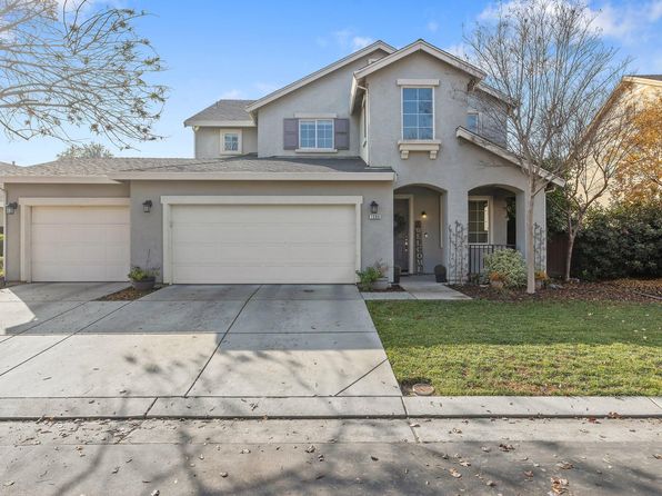 1289 Windsong Drive, Tulare, CA 93274