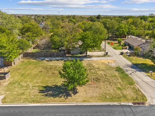 212 Oak St, Sanger, TX 76266