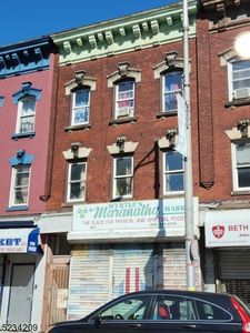 213 Martin Luther King Jr Dr, Jersey City, NJ, 07305