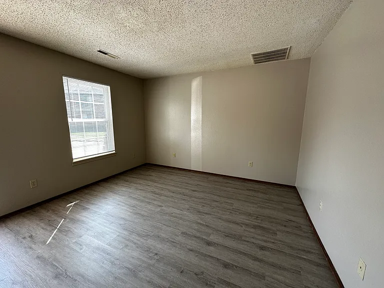 Clifton Height Apartments — Photo 57