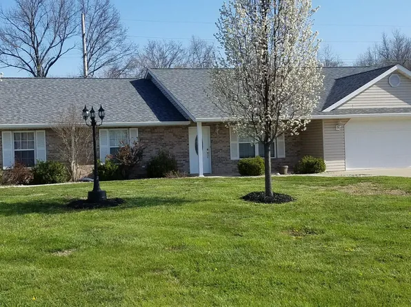 1203 Stonington Dr, Herrin, IL 62948