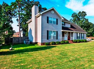 1618 Brook Manor Dr, Hixson, TN 37343