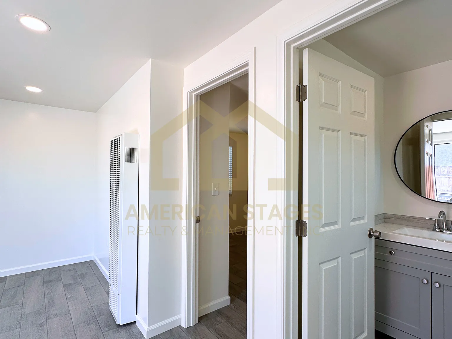 1101 West Oak Avenue - B — Photo 1