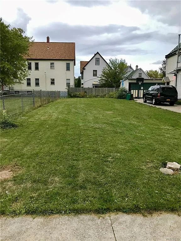 147 Landon St photo 1