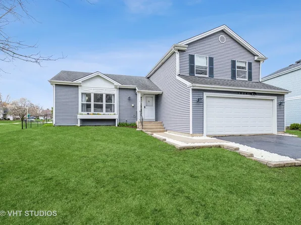 1024 Woodbridge Dr, Cary, IL 60013