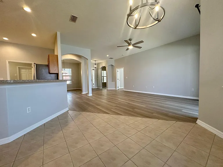 916 White Oak Way — Photo 18