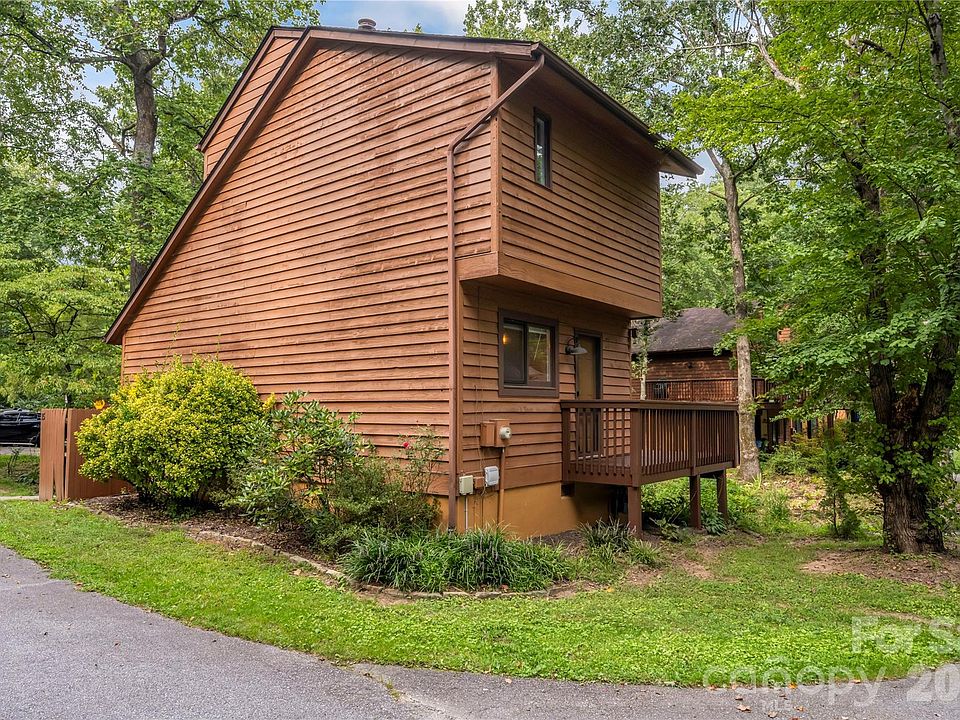 1st image of 15 N Garden Ct