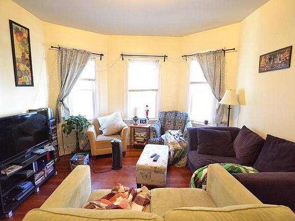 2nd image of 33 Brackett St #2XM