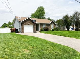 225 Moncrest Dr, Clarksville, TN 37042