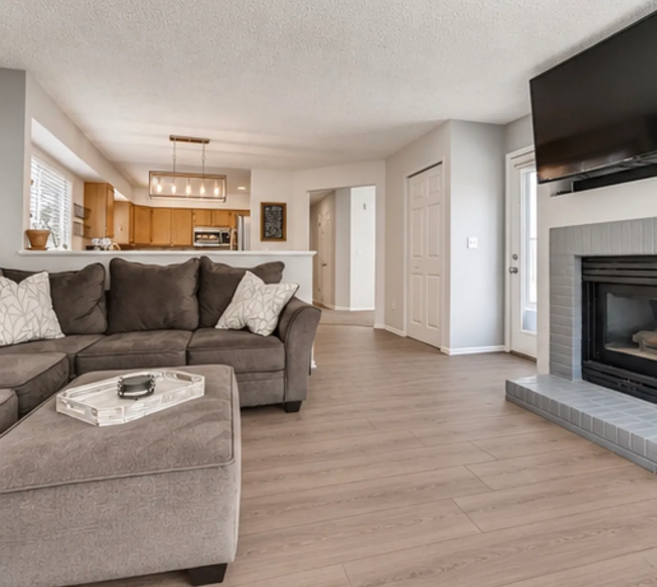 3 bed, 2617 sqft, $3,100 — Photo 3
