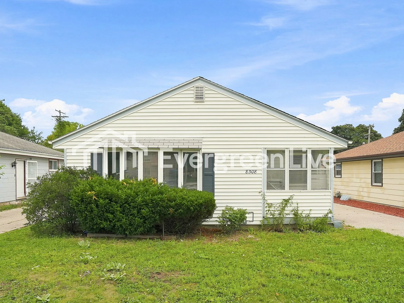 2 bed, 1.0 bath, 1036 sqft, $1,595 — Photo 1