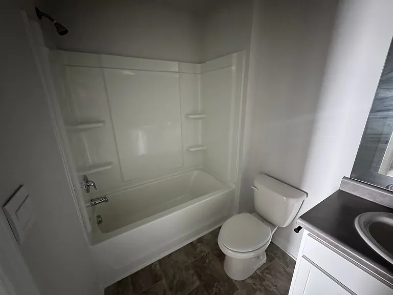 430 Whitby St — Photo 10