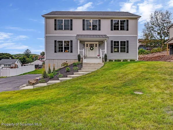 127 Morris Ave, Clarks Summit, PA 18411