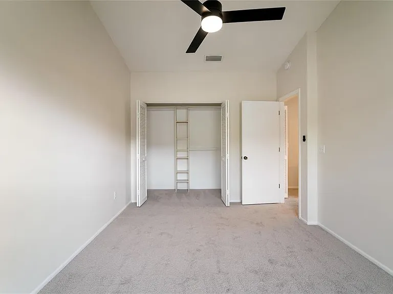 523 Kensington Lake Cir — Photo 14