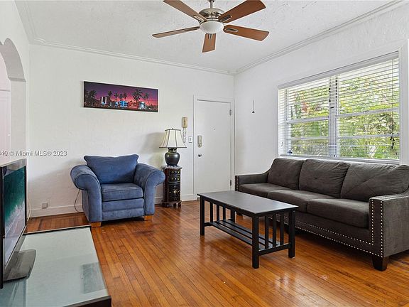 5th image of 1553 Meridian Ave APT 203