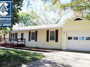 2211 Tamarron Ter, Manhattan, KS 66502