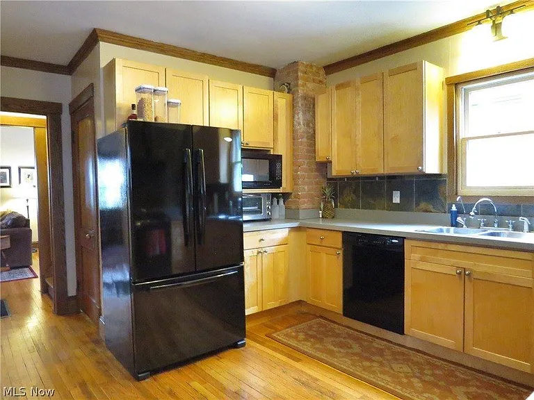 17469 Norton Ave — Photo 8