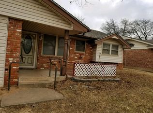 121 SW 15th St, Moore, OK 73160