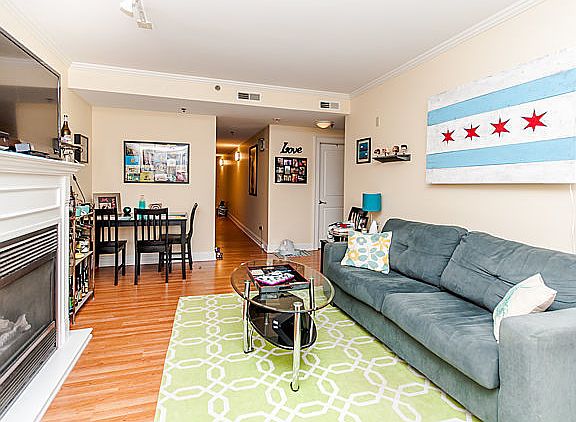 4th image of 5230 N Kenmore Ave APT 2E