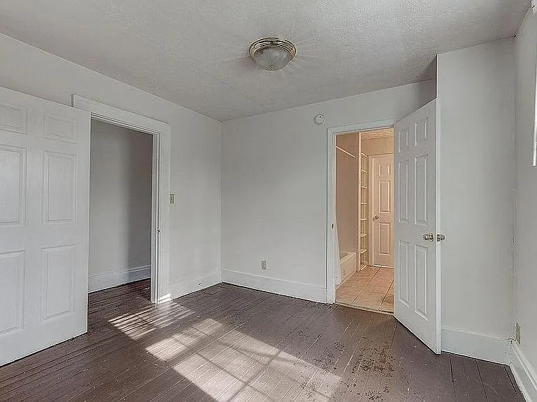 210 N Beech St — Photo 8