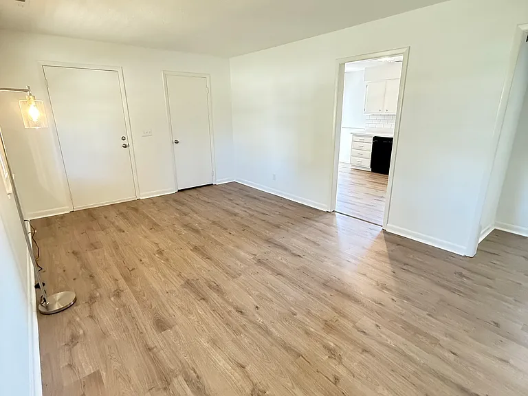 214 Rosehill Dr #B — Photo 7