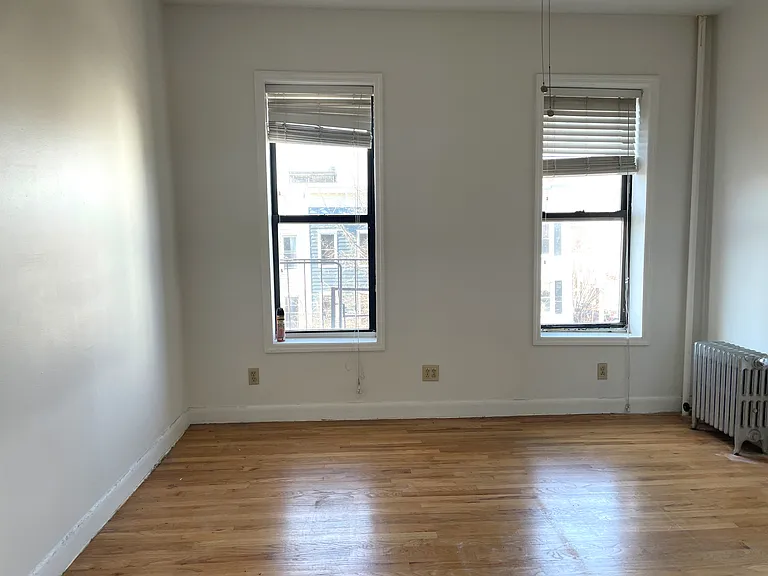 693 6th Ave #3L — Photo 4