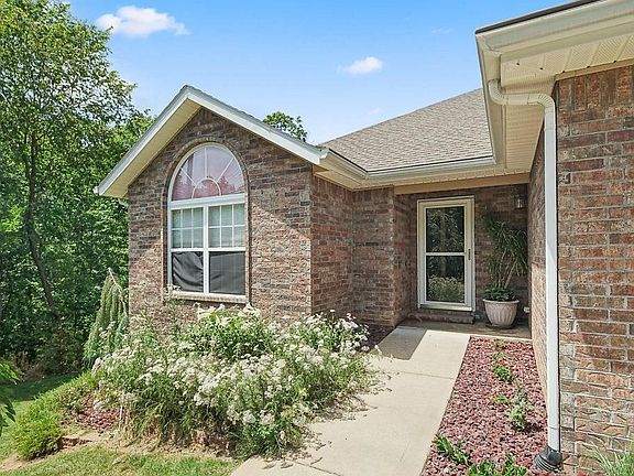 2nd image of Dinton Cir