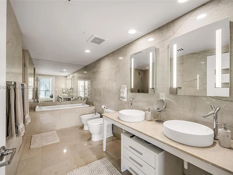 495 Brickell Ave #3702 — Photo 20