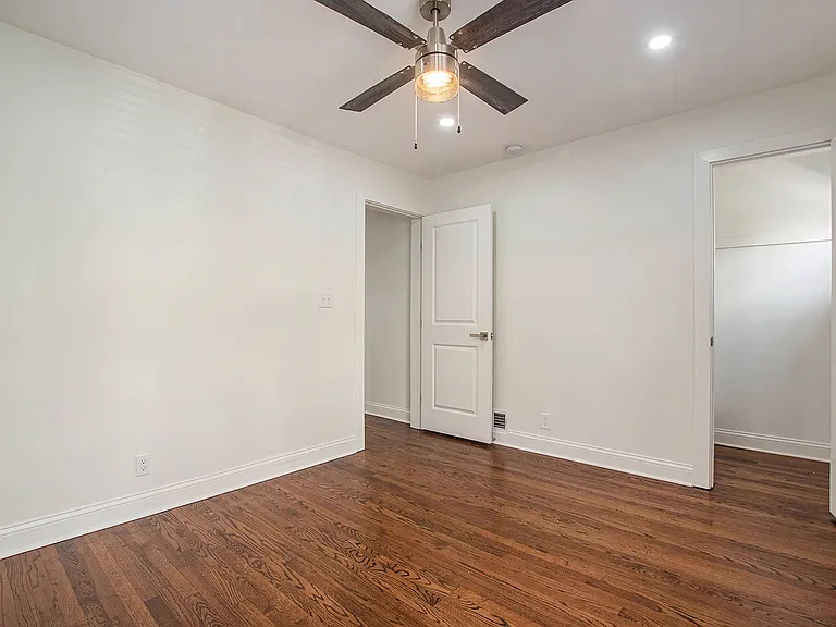 Baltimore Townhomes - 5028 — Photo 11