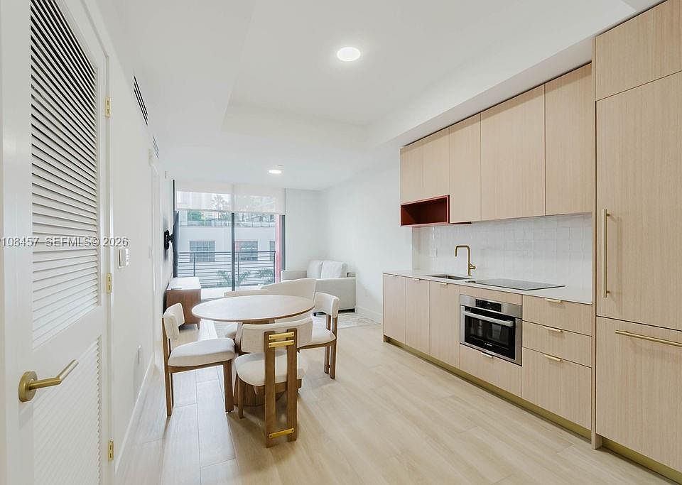 1st image of 90 NE 32nd St Unit 511