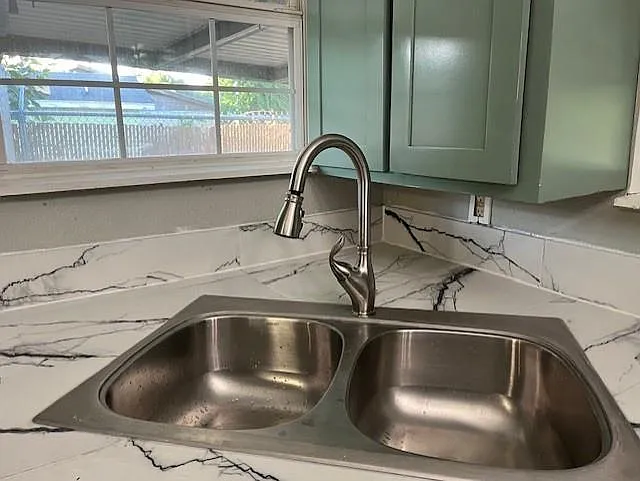 4 bed, 1.5 bath, 1508 sqft, $1,490 — Photo 4