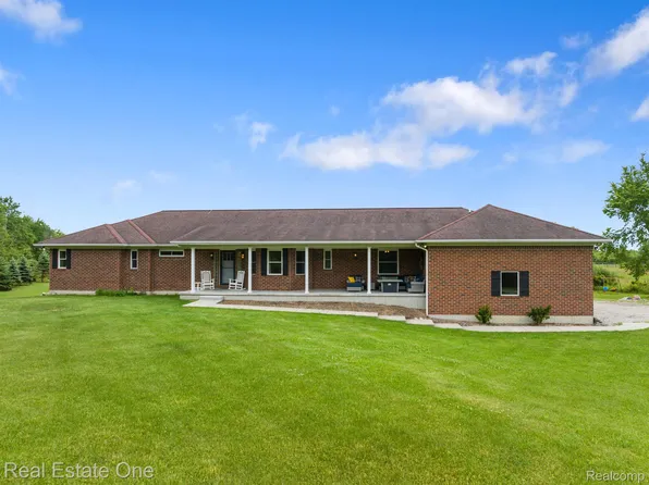 1111 Thayer Rd, Ortonville, MI 48462