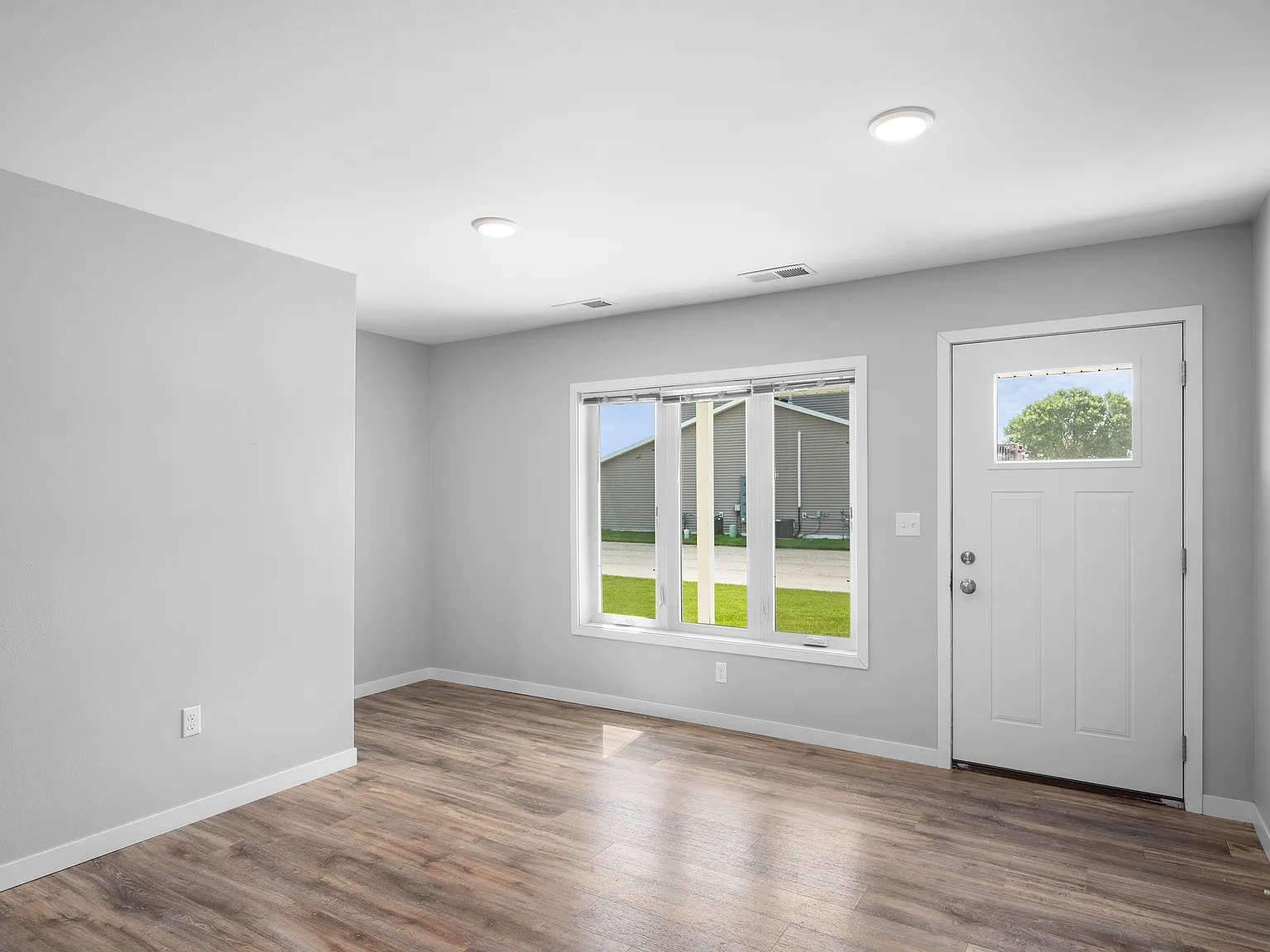 3 bed, 1240 sqft, $1,575 — Photo 4