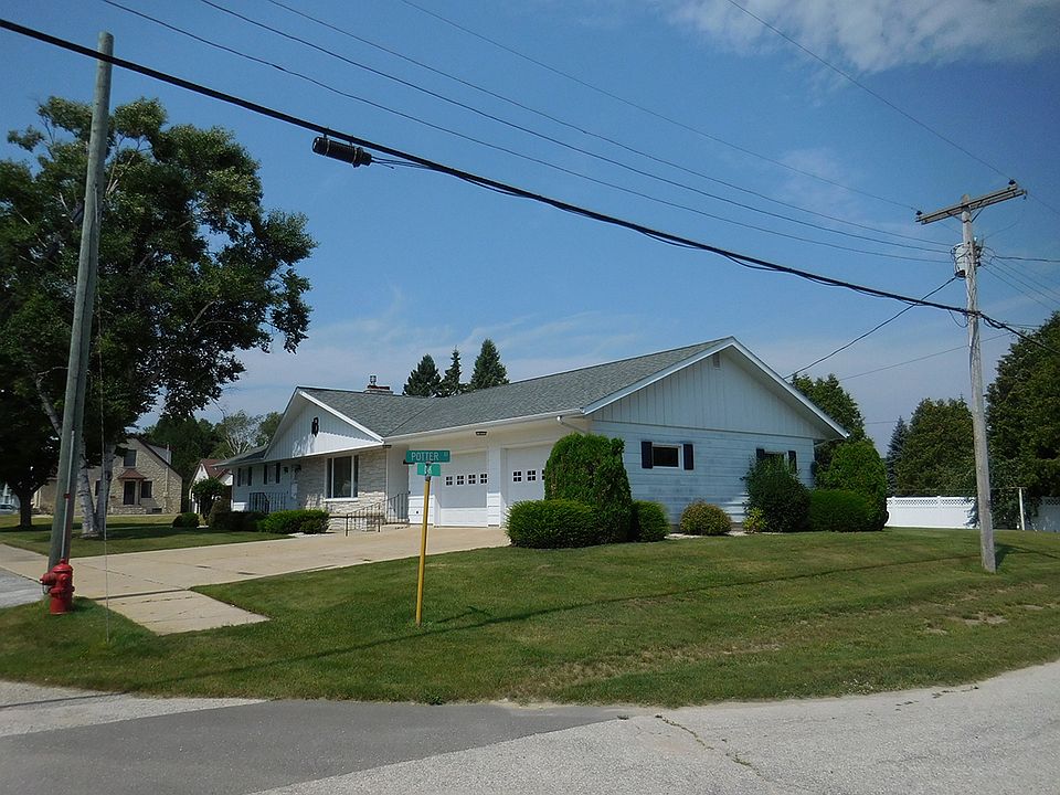734 Oak St, Manistique, MI 49854 Zillow