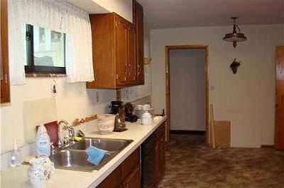 5th image of 534 Sheridan Cir