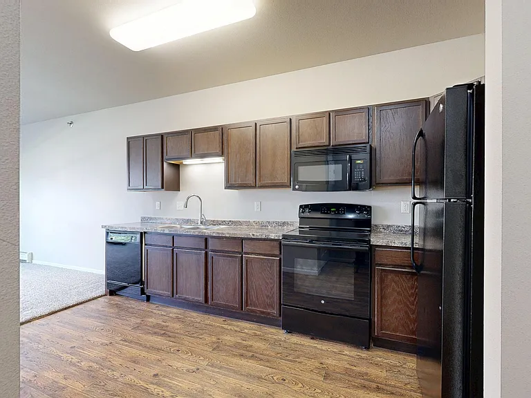 Falcon & Mallard Heights — Photo 44