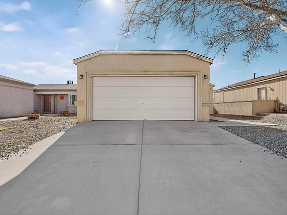 3rd image of 1086 Cactus Dr NE