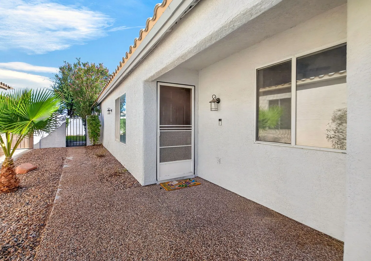 Beauty! Single-Story, 3 Bedrooms, 2 Bathrooms With 2-Car Garage — Photo 4