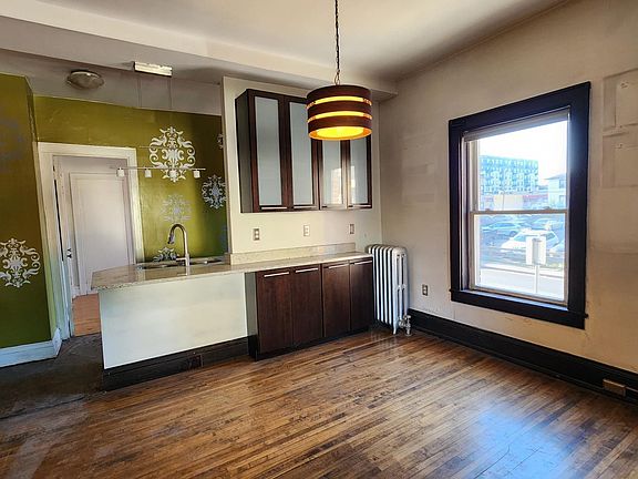 4th image of 2881 Irving Ave S Unit 101