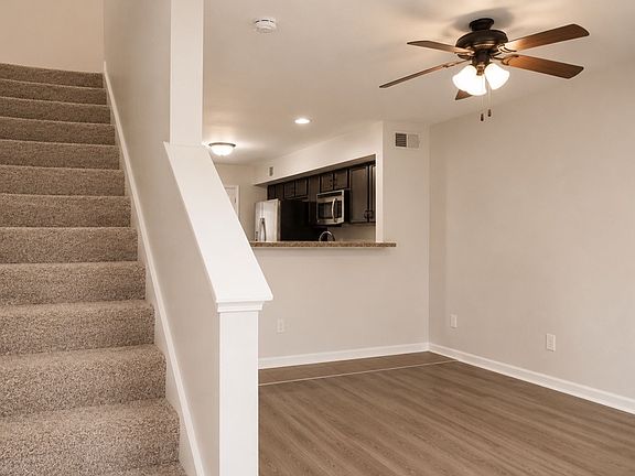 4th image of 150 Fairview Ln APT 201