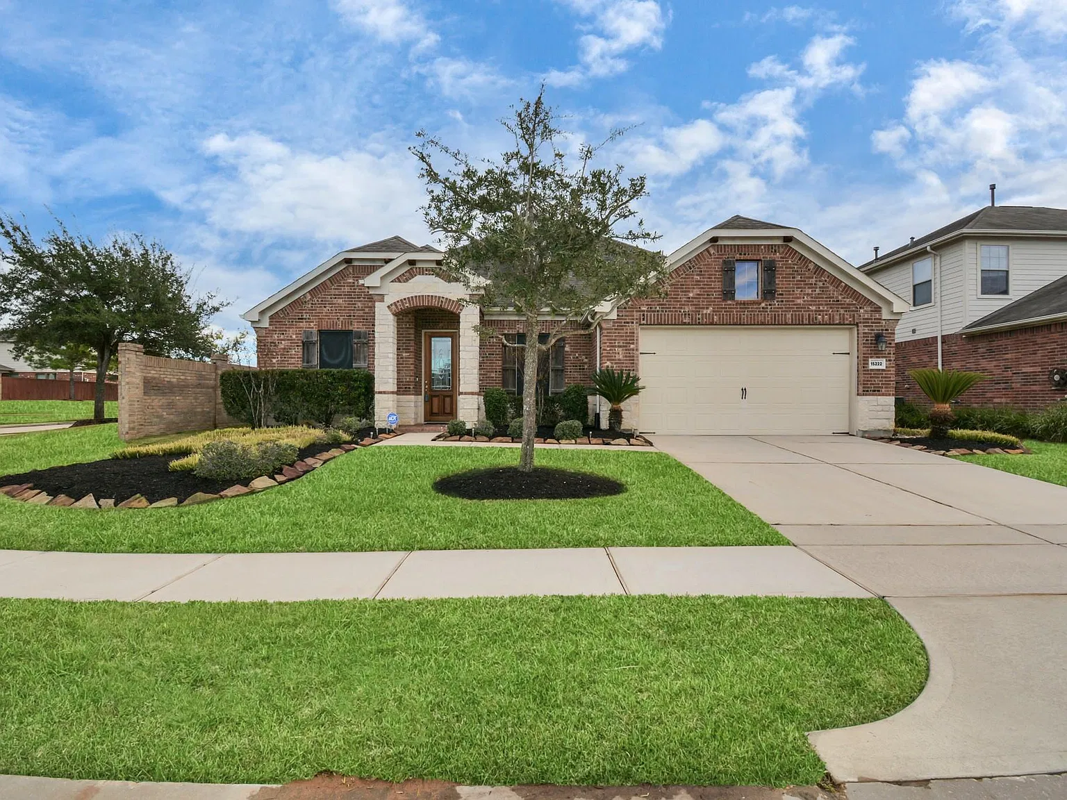 3 bed, 3.5 bath, 3415 sqft, $3,000 — Photo 4