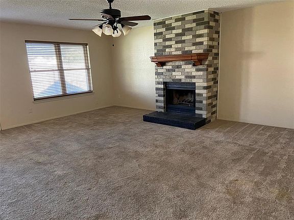 3rd image of 1136 Timberline Dr