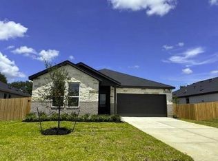 415 Robin St, Angleton, TX 77515