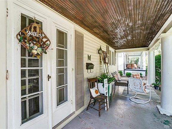 4th image of 26 Corona Ave