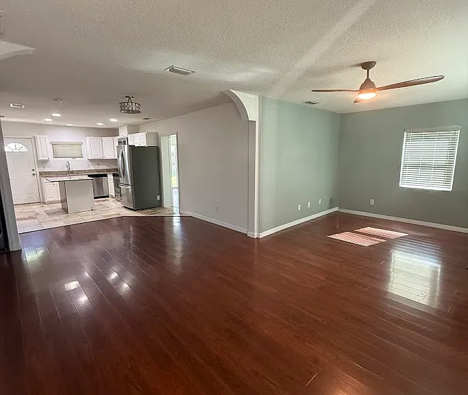 809 W Hiawatha St — Photo 2