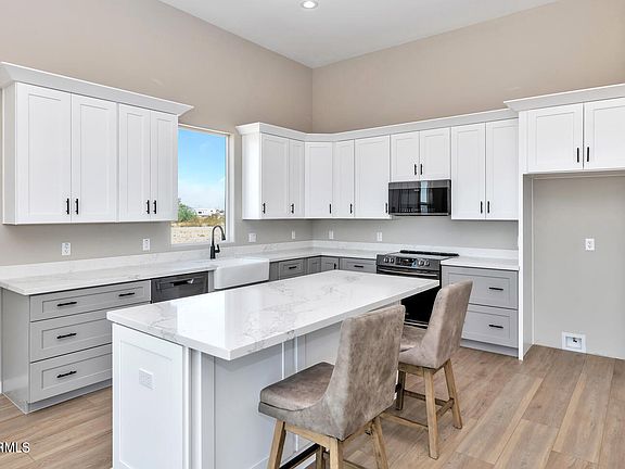 3rd image of 32018 N 167TH Avenue