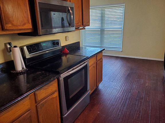 Kitchen ..microwave,,oven,, dish washer...garbage disposal