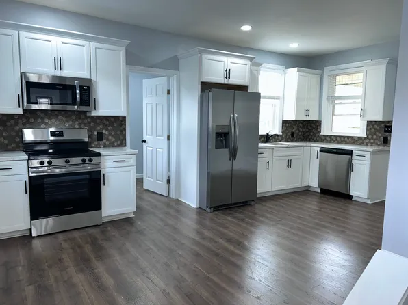 121 S Wayne St, Orwigsburg, PA 17961