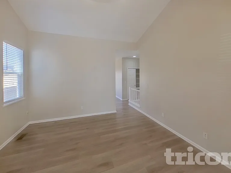 565 Winebrook Way — Photo 3